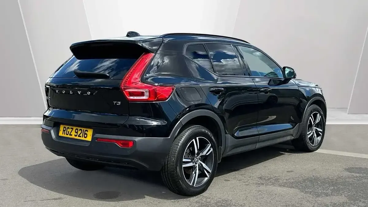 Used Volvo XC40 R-Design 161 HP (118 kW) 2020 Black SUV