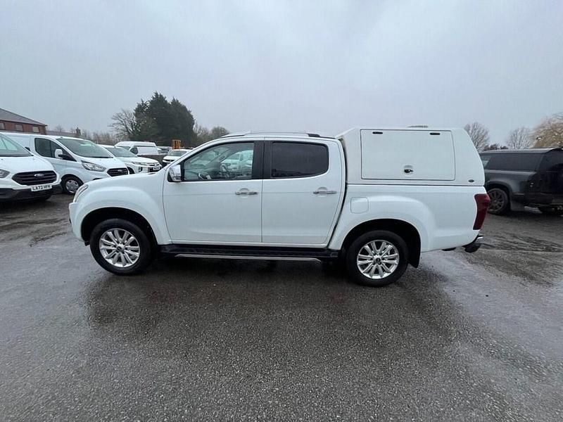 Used Isuzu Pick up 164 HP (120 kW) 2020 White Pickup