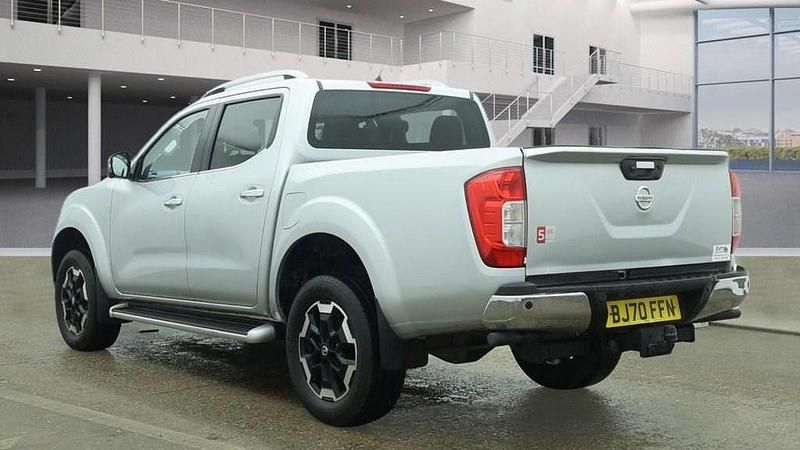 Used Nissan Navara Tekna 190 HP (139 kW) 2020 Silver Pickup