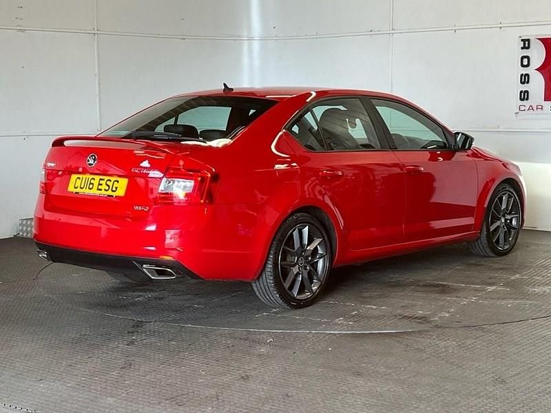 Used Skoda Octavia vRS 184 HP (135 kW) 2016 Red Hatchback
