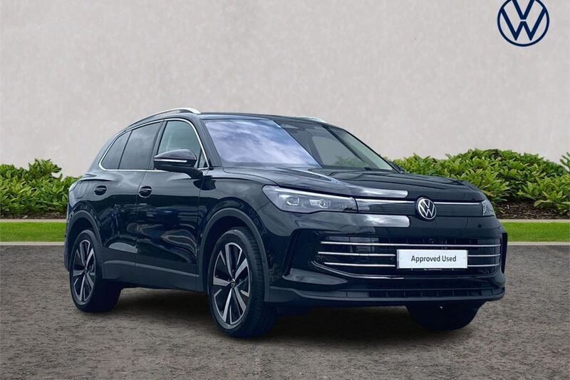Black Used 2025 VW Tiguan Elegance SUV | £33,870 (Fair price) - Image 1/4