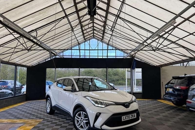 Used Toyota C-HR 122 HP (89 kW) 2020 White SUV