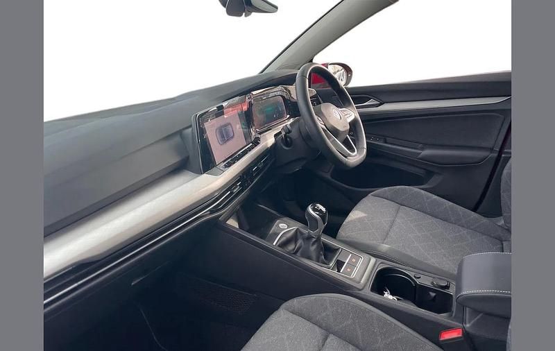 Used VW Golf VIII Life 128 HP (94 kW) 2022 Red Hatchback