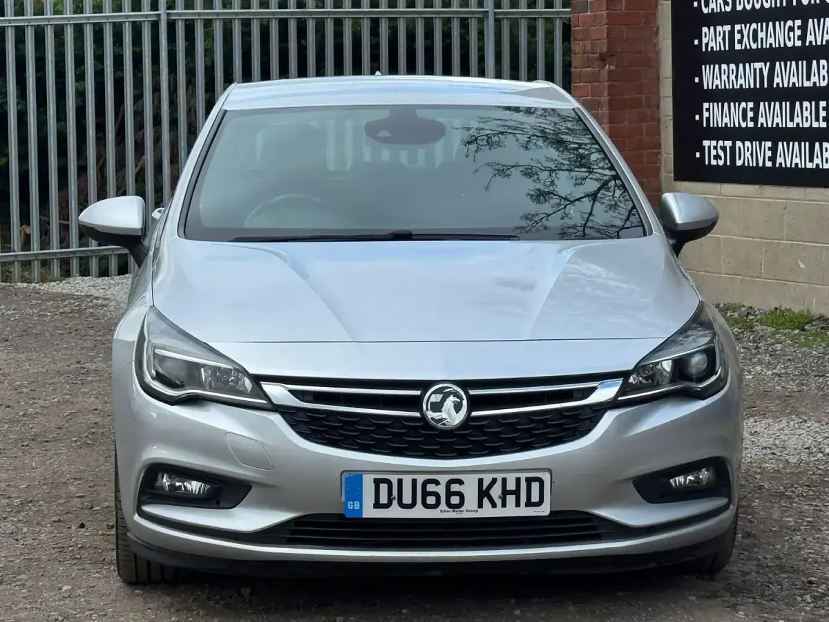 Second-hand Vauxhall Astra SRi 136 CP (100 kW) 2016 Argintiu Hatchback