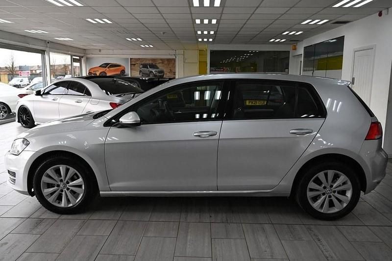 Used VW Golf VII SE 105 HP (77 kW) 2014 Silver Hatchback