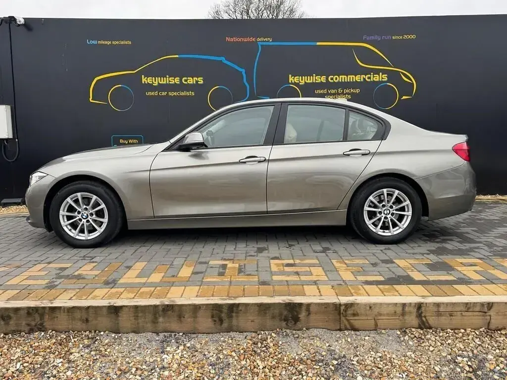 Usado BMW 320 Efficient Dynamics 2018 Plateado Berlina