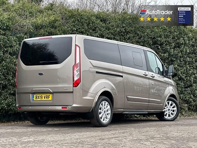 Used Ford Tourneo Titanium 130 HP (95 kW) 2019 Silver MPV