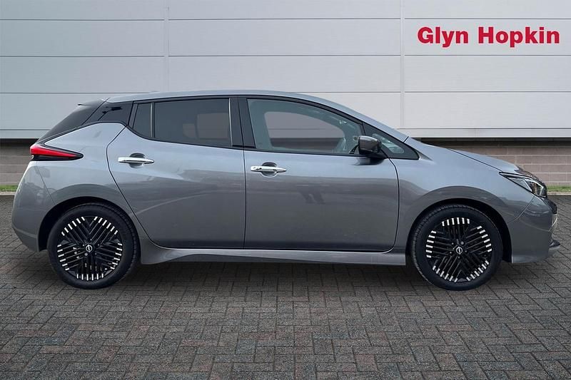 Used Nissan Leaf N-Connecta 110 kW (150 HP) 2022 Grey Hatchback