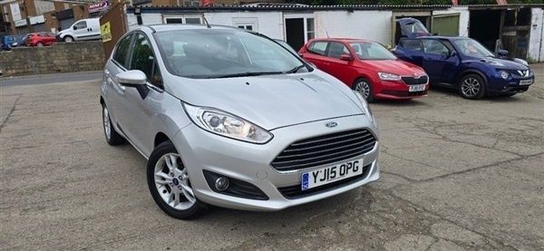 Silver Used 2016 Ford Fiesta Zetec Hatchback | £7,173 (Fair price) - Image 1/1