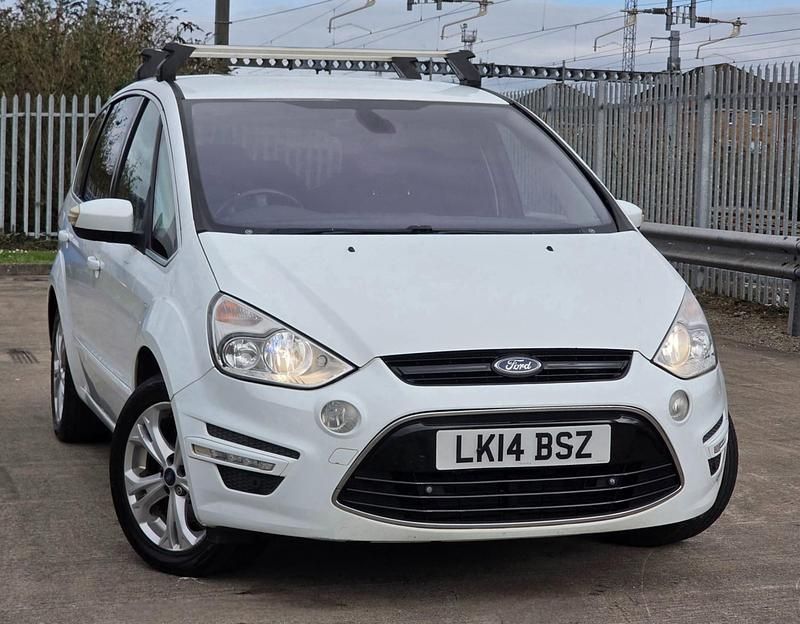 Used Ford S-MAX Titanium 2014 White MPV