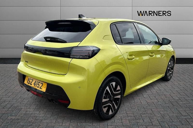 Used Peugeot 208 Allure 99 HP (72 kW) 2024 Yellow Hatchback