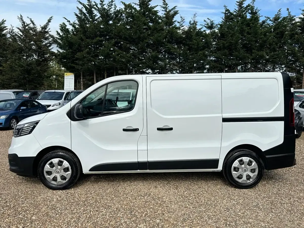 Used Renault Trafic Business 2023 White MPV