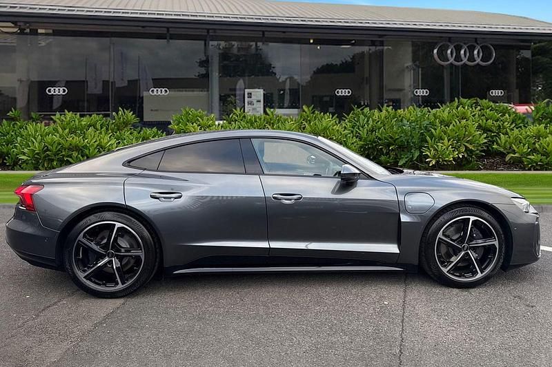 New Audi e-tron GT quattro Design 430 kW (585 HP) 2025 Grey Sedan