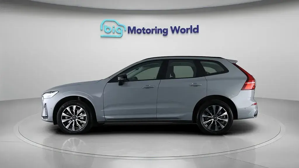 Second-hand Volvo XC60 Plus 250 CP (183 kW) 2024 Gri SUV