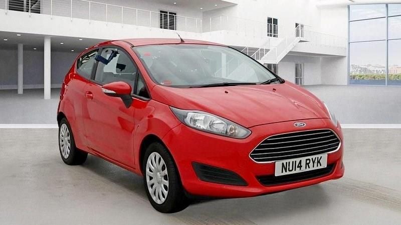 Used Ford Fiesta Style 82 HP (60 kW) 2014 Red Hatchback