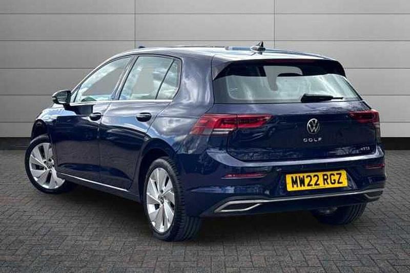 Used VW Golf VIII Style 130 HP (95 kW) 2022 Atlantic blue Hatchback