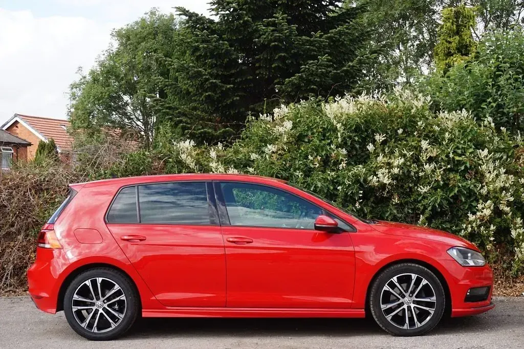 Used VW Golf VII R-line 2015 Red Hatchback