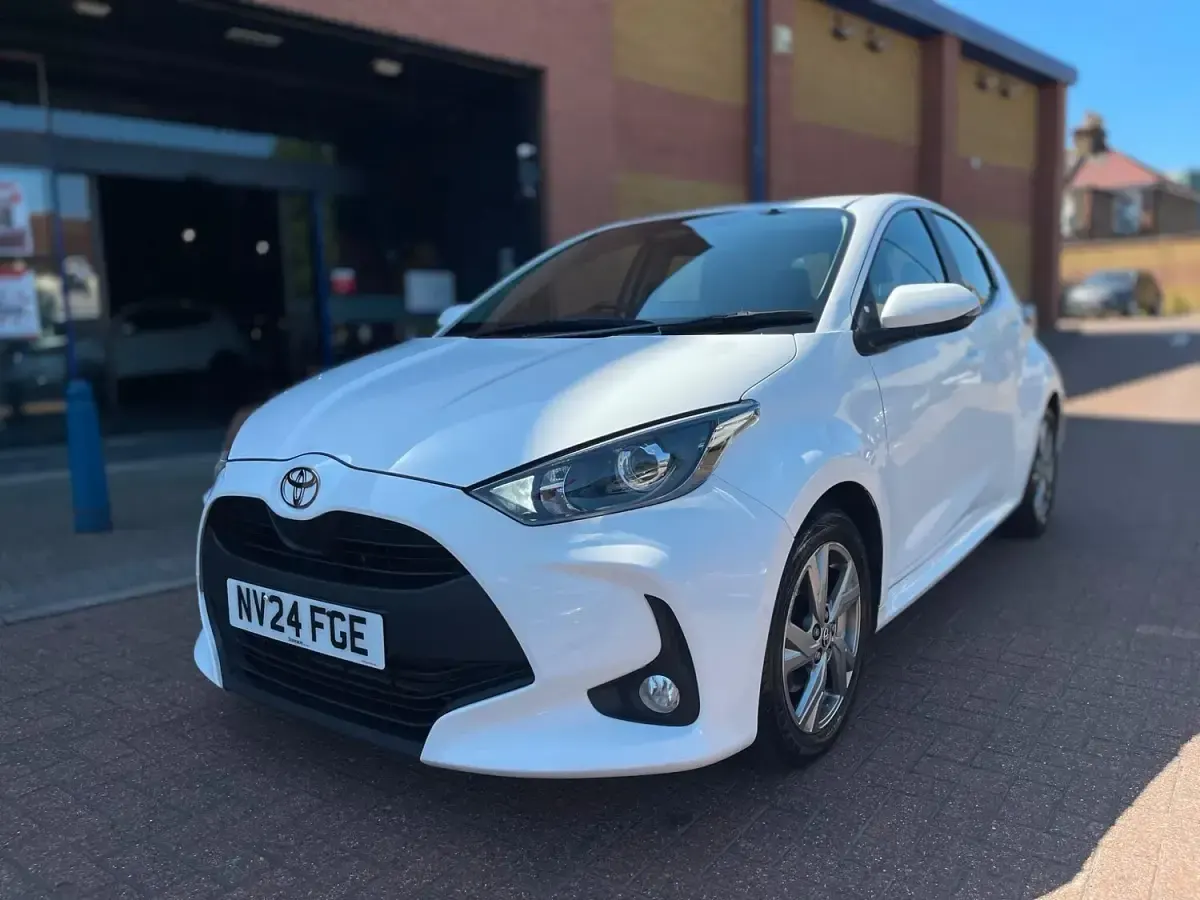 Used Toyota Yaris 2024 White Hatchback