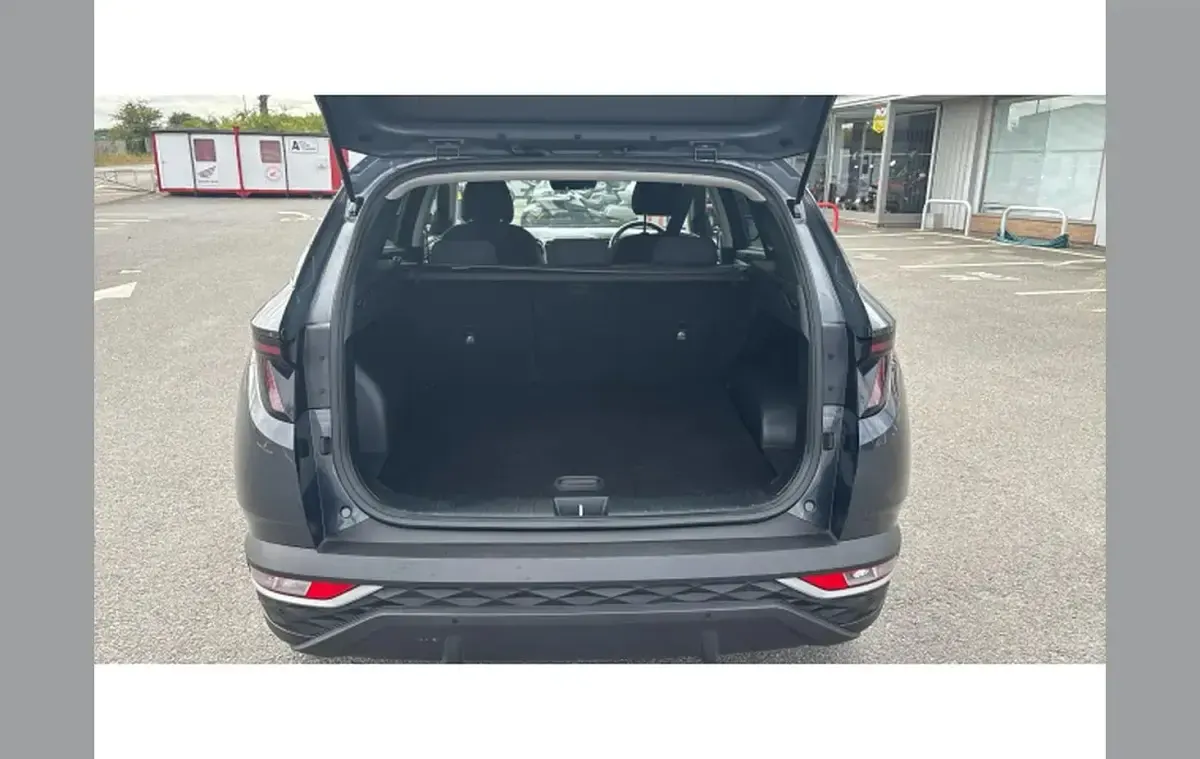 Used Hyundai Tucson SE 147 HP (108 kW) 2022 Grey SUV