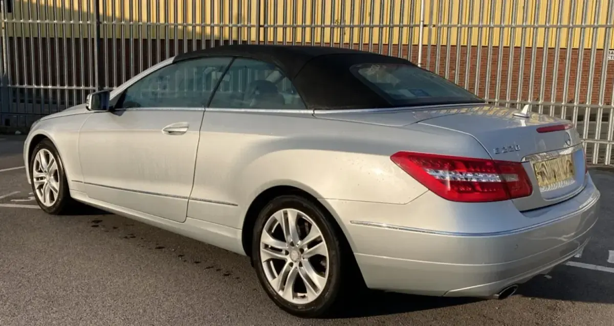 Begagnad Mercedes E220 SE 2012 Silver Cab