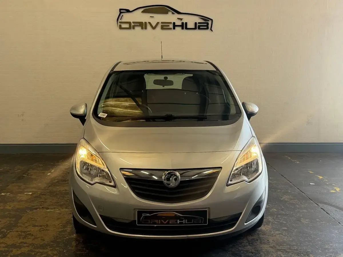 Used Vauxhall Meriva 100 HP (73 kW) 2010 Silver MPV