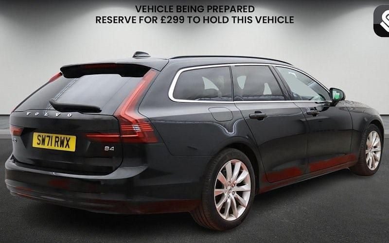 Used Volvo V90 Momentum 197 HP (144 kW) 2021 Estate