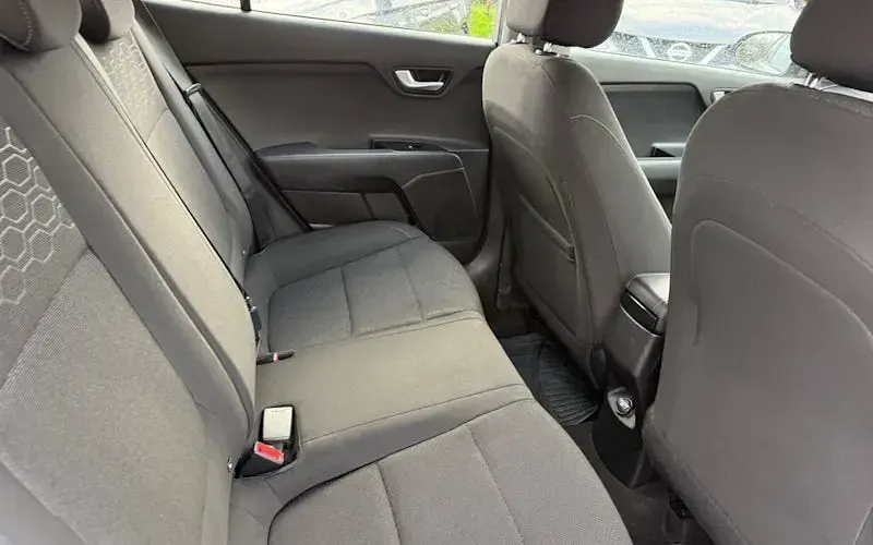 Used Kia Rio 77 HP (56 kW) 2017 Silver Hatchback