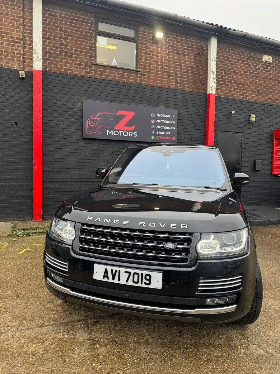 Begagnad Land Rover Range Rover Autobiography 306 HK (225 kW) 2017 Svart SUV