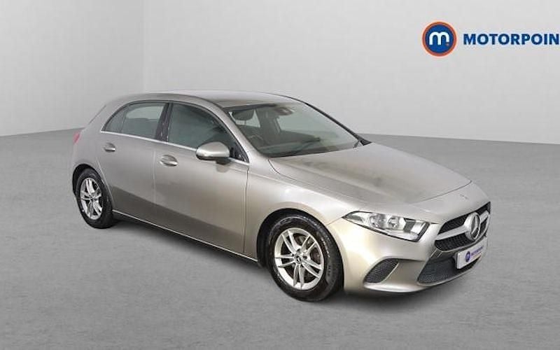 Używany Mercedes A180 SE 136 KM (100 kW) 2021 Hatchback