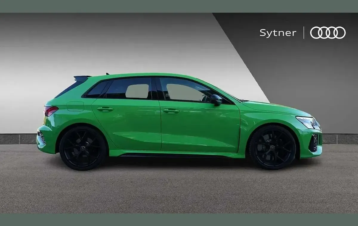 Usado Audi RS3 Sport 400 CV (294 kW) 2024 Verde Berlina