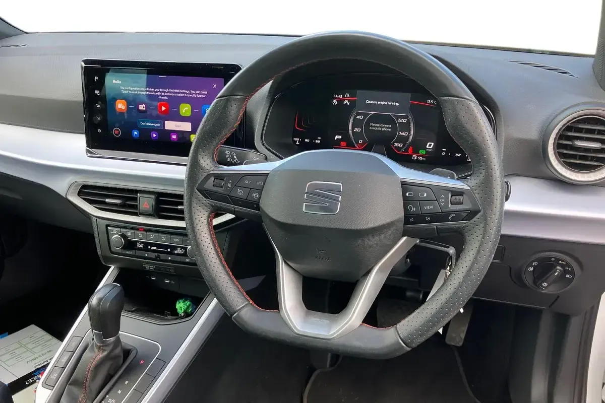 Used Seat Arona FR 150 HP (110 kW) 2023 White SUV
