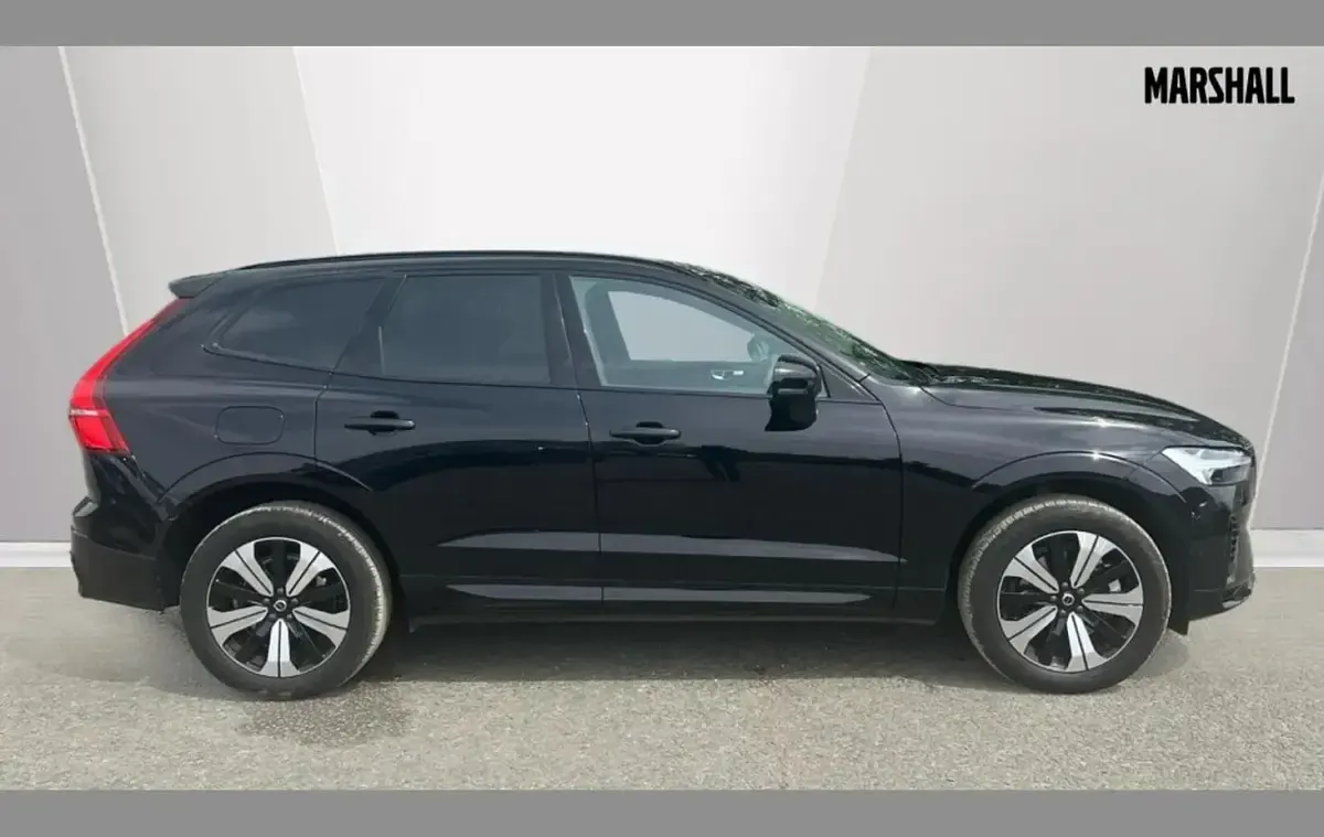 Used Volvo XC60 Plus 350 HP (257 kW) 2023 Black SUV