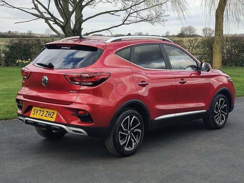Used MG ZS Exclusive 106 HP (77 kW) 2024 Red SUV
