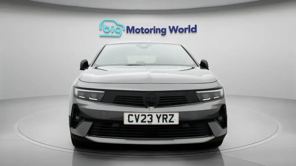 Used Vauxhall Astra Ultimate 180 HP (132 kW) 2023 Grey Hatchback