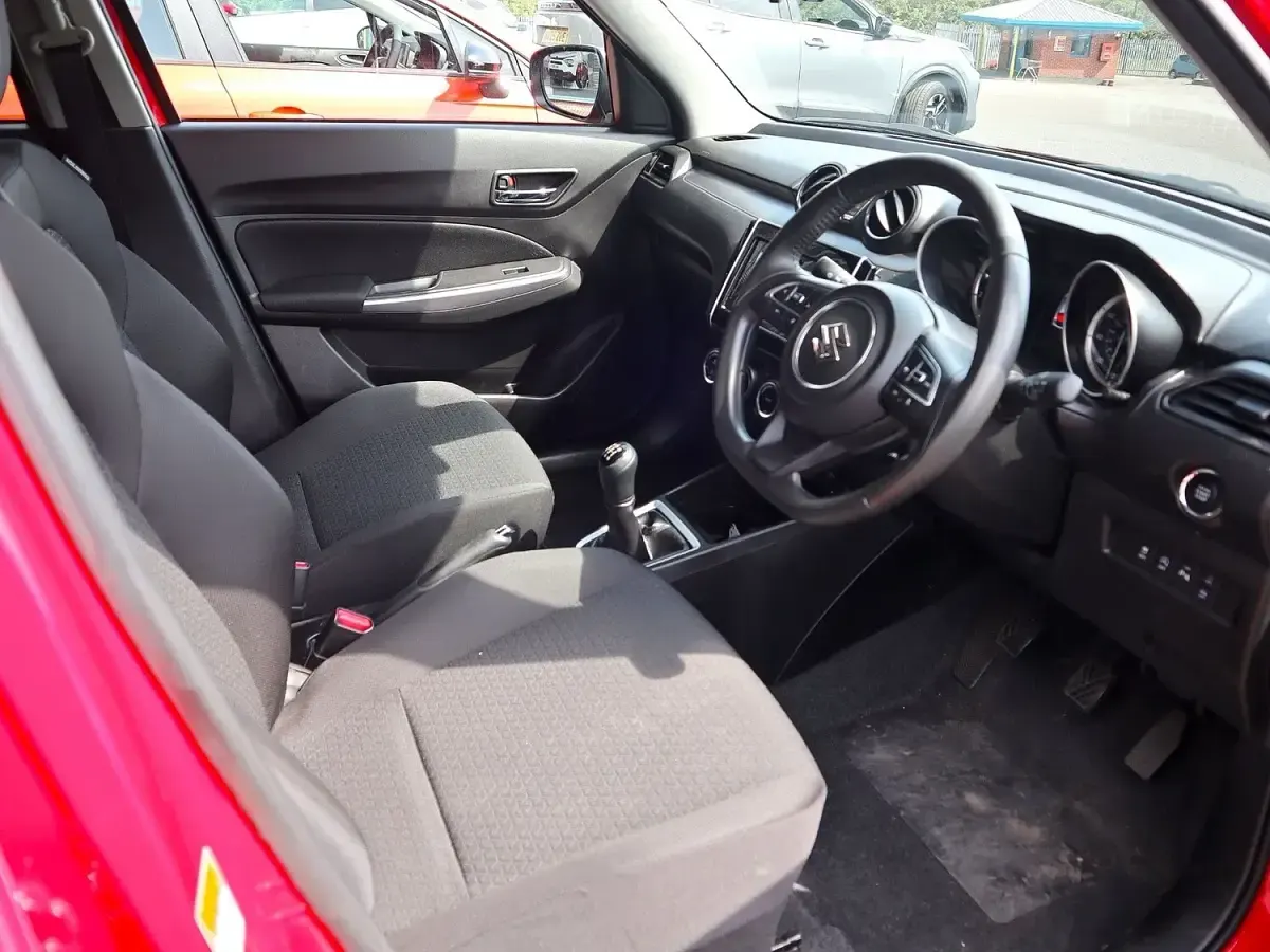 Used Suzuki Swift SZ5 83 HP (61 kW) 2023 Red Hatchback
