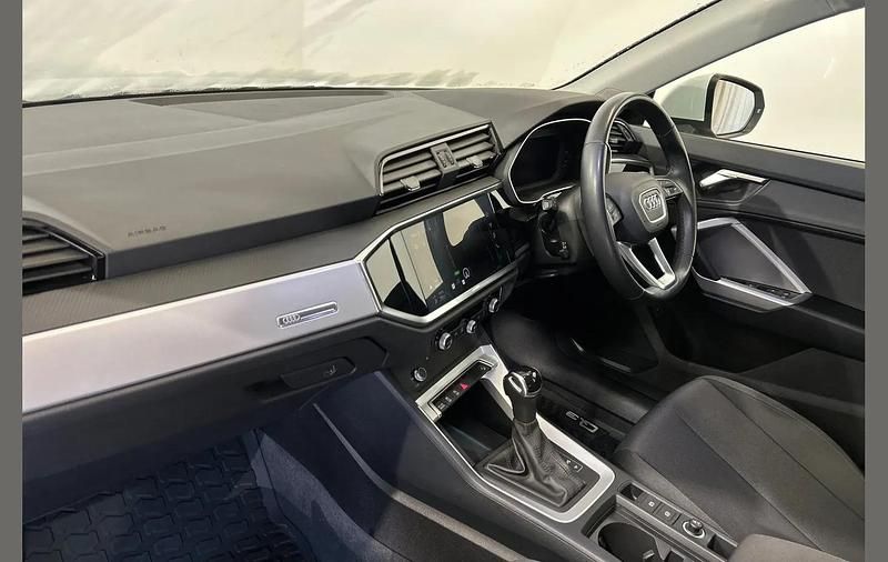 Used Audi Q3 Design 150 HP (110 kW) 2023 White SUV