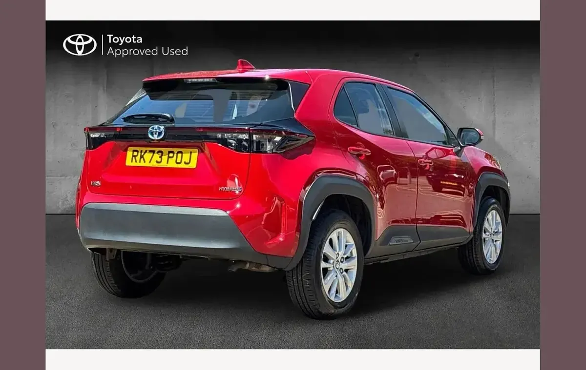 Used Toyota Yaris Cross 114 HP (83 kW) 2023 Red SUV