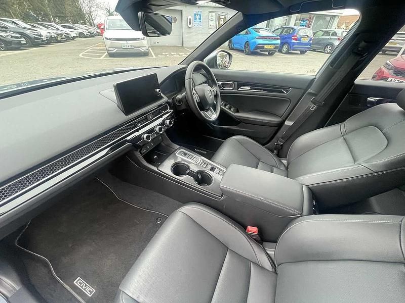 Begagnad Honda Civic Advance 143 HK (105 kW) 2025 Grå