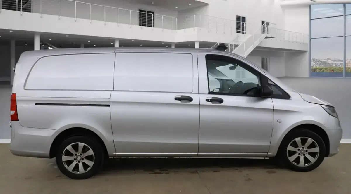 Begagnad Mercedes Vito 2015 Silver Van