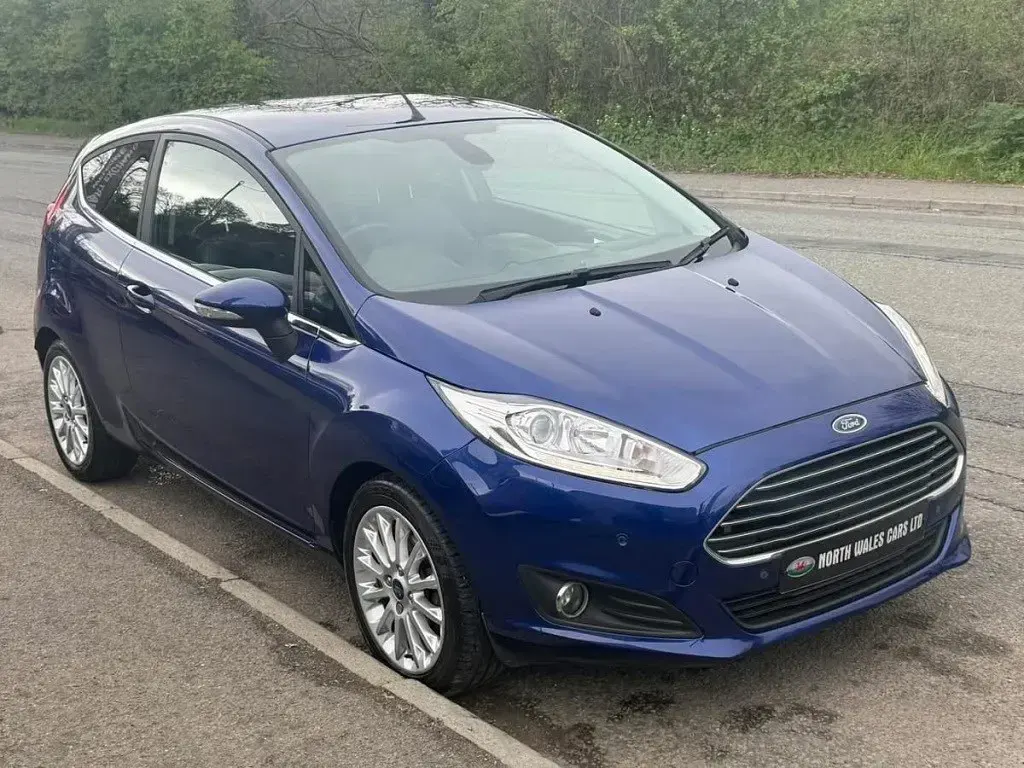 Używany Ford Fiesta Titanium X 100 KM (73 kW) 2015 Niebieski Hatchback