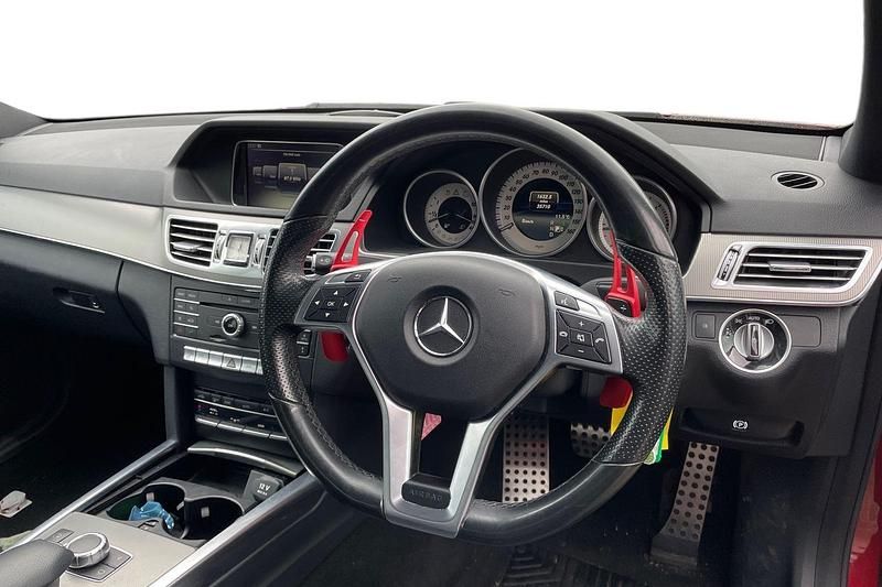 Begagnad Mercedes E220 Active 177 HK (130 kW) 2016 Röd Sedan