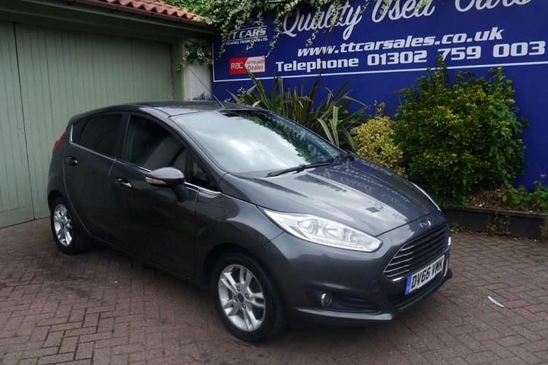 Grey Used 2016 Ford Fiesta Zetec Hatchback | £4,995 (Fair price) - Image 1/1