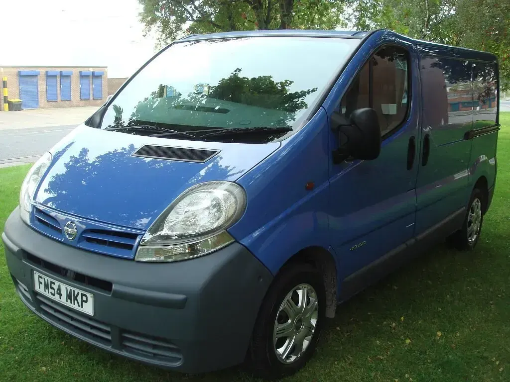 Used Nissan Primastar SE 100 HP (73 kW) 2005 Blue MPV