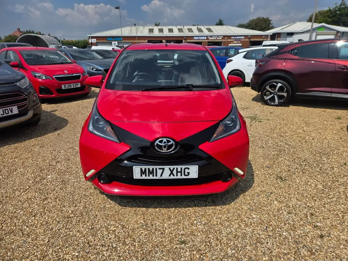 Used Toyota Aygo X-play 68 HP (50 kW) 2017 Red Hatchback