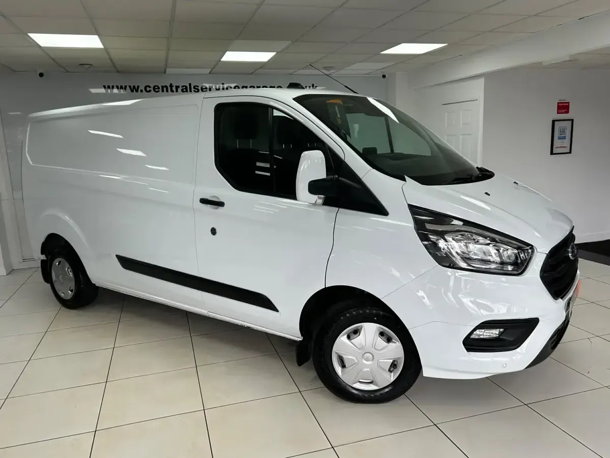 Begagnad Ford Transit Custom Trend 130 HK (95 kW) 2022 Vit Van