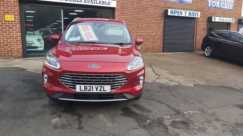 Used Ford Kuga Titanium 120 HP (88 kW) 2021 Red SUV