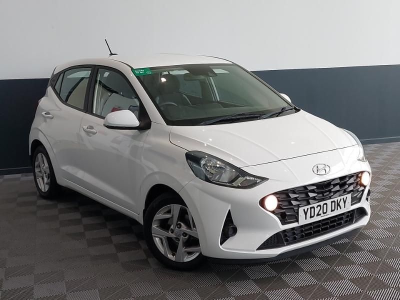 Used Hyundai i10 SE 67 HP (49 kW) 2020 White Hatchback