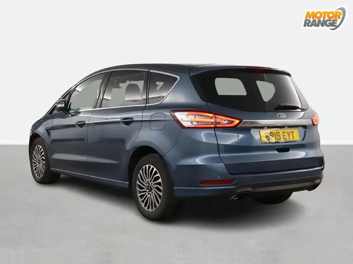 Used Ford S-MAX Titanium 150 HP (110 kW) 2019 Blue MPV