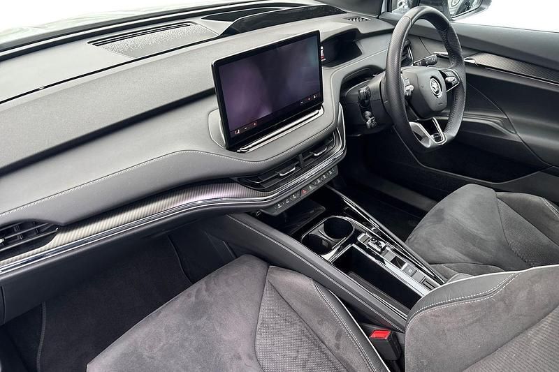 Used Skoda Enyaq iV SportlinePlus 210 kW (286 HP) 2024 White SUV