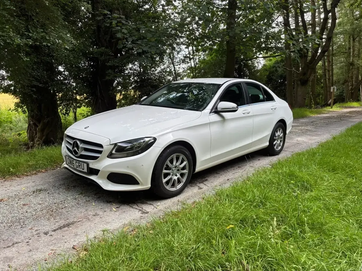 Used Mercedes C220 SE 2016 White Sedan
